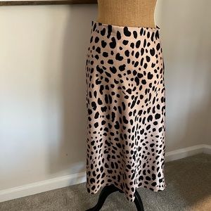 LALA FACTORY silk feel, leopard midi skirt NWT